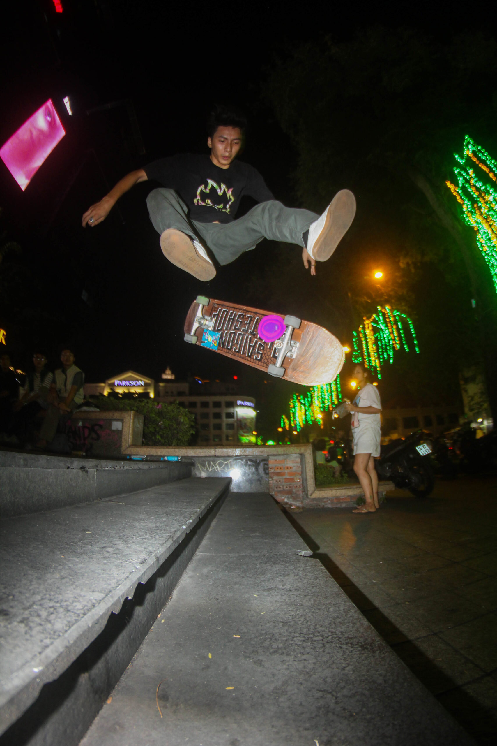 Vietnam Skateboard - Đức Tran - Varial Heel1 - Vincom Center District 1